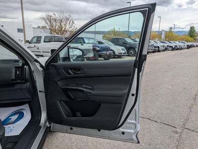 2025 Nissan Pathfinder SV 4WD