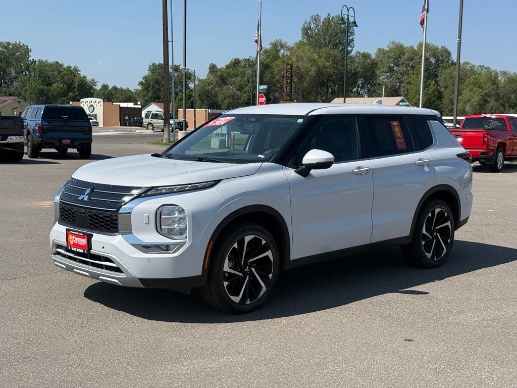 2024 Mitsubishi Outlander SE