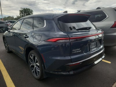 2025 Toyota Crown Signia XLE