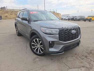 2025 Ford Explorer ST-Line 4WD