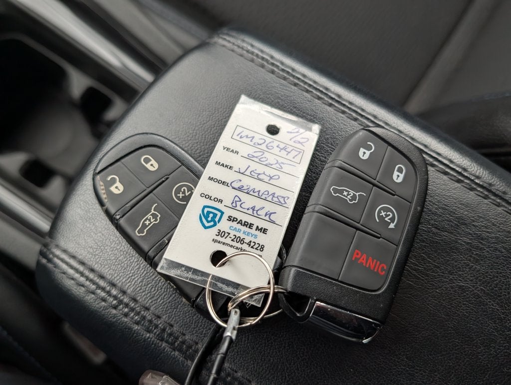 2025 Jeep Compass Latitude W/Sunroof