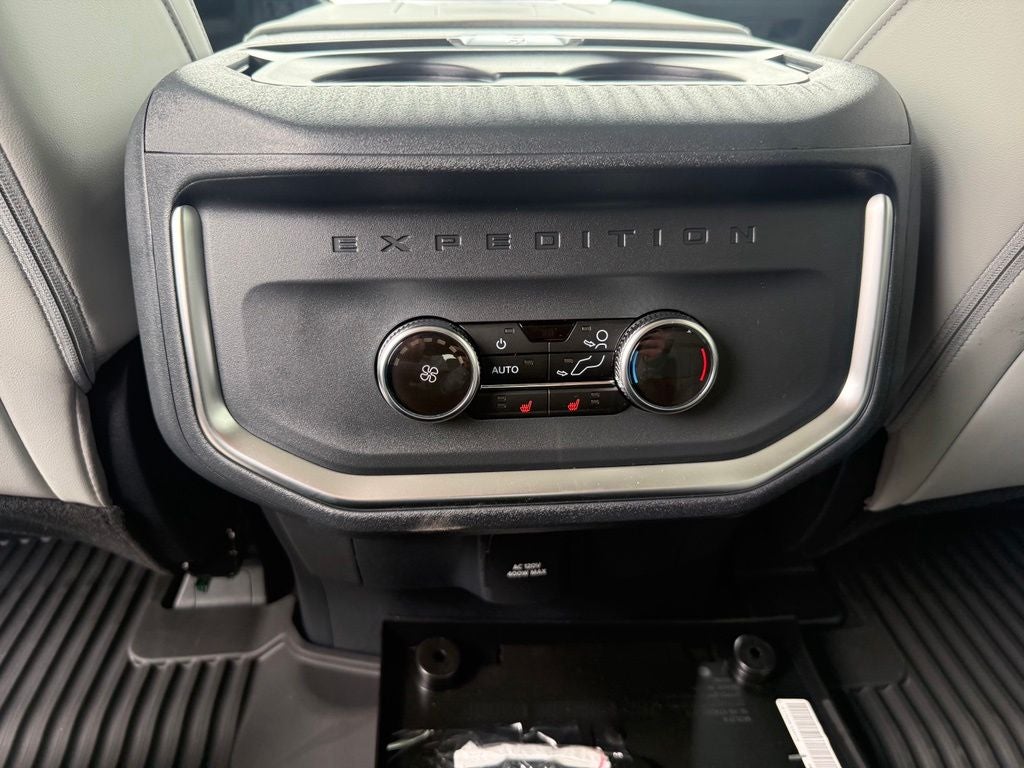 2027 Ford Expedition Max Platinum 30th Anniversary Pkg