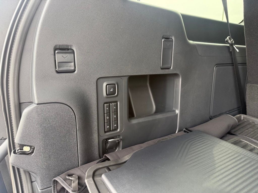 2027 Ford Expedition Max Platinum 30th Anniversary Pkg