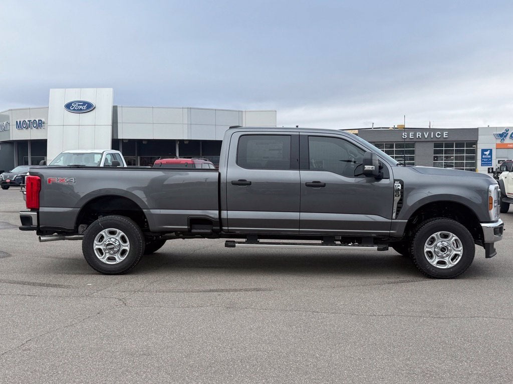 2027 Ford F-350SD XLT