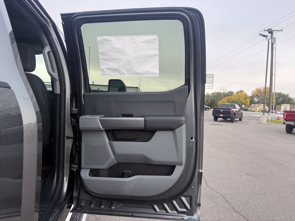 2027 Ford F-350SD XLT
