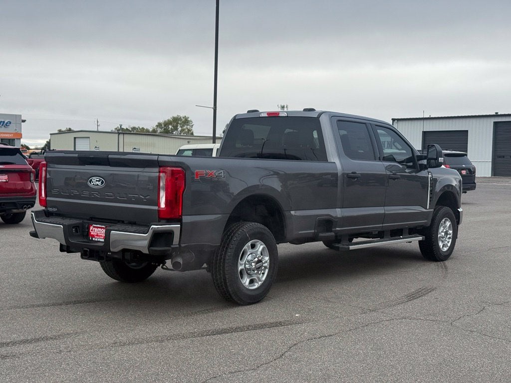 2027 Ford F-350SD XLT