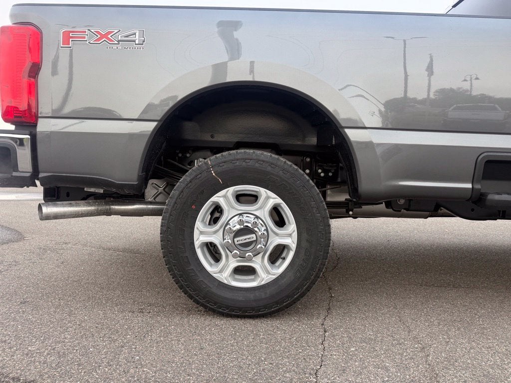 2027 Ford F-350SD XLT