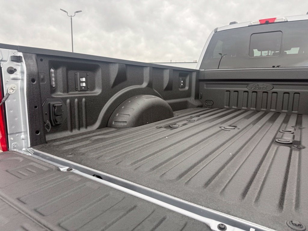 2027 Ford F-350SD XLT DRW