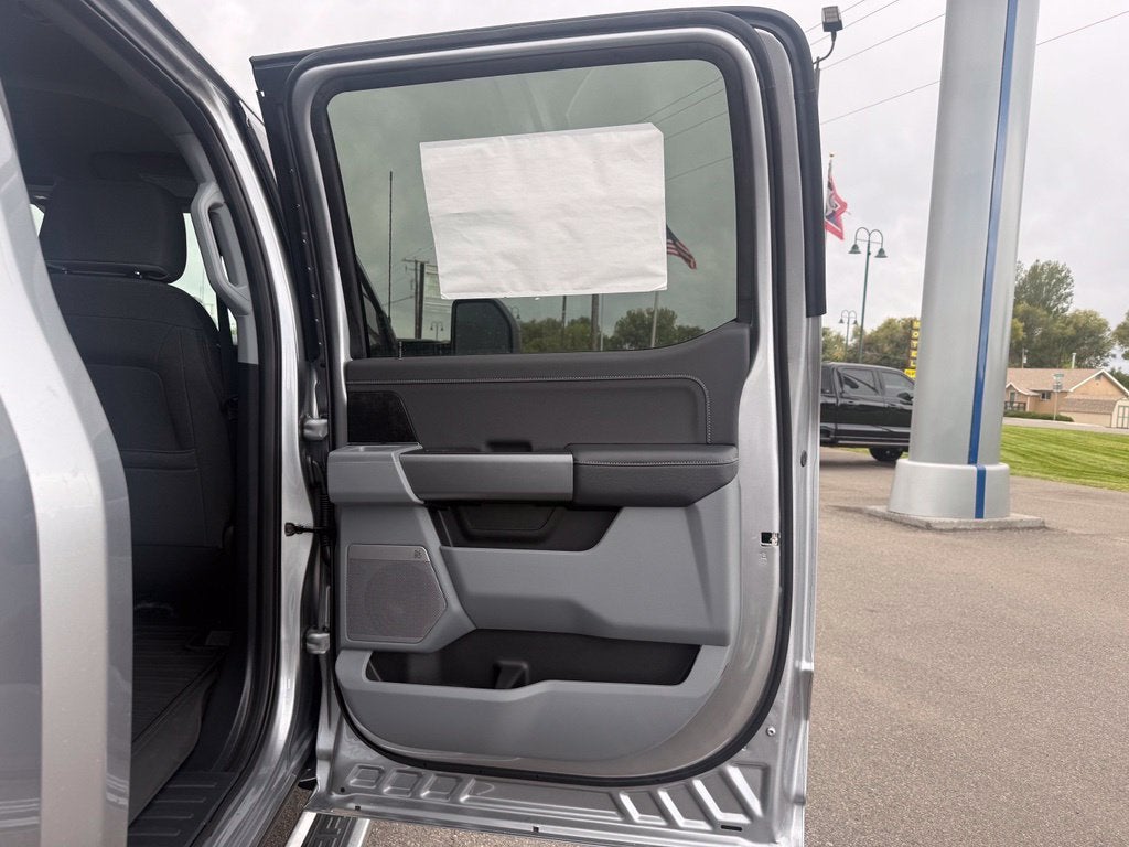 2027 Ford F-350SD XLT DRW