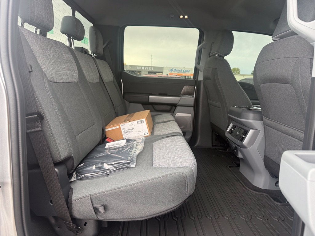 2027 Ford F-350SD XLT DRW