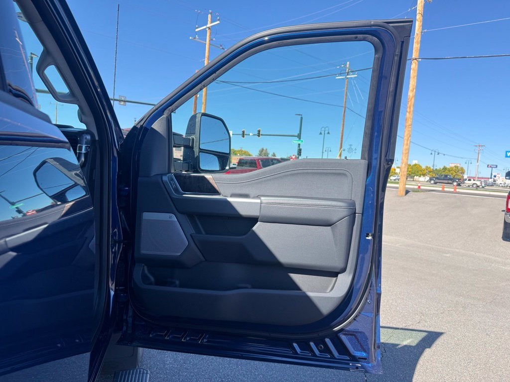 2027 Ford F-350SD Lariat DRW