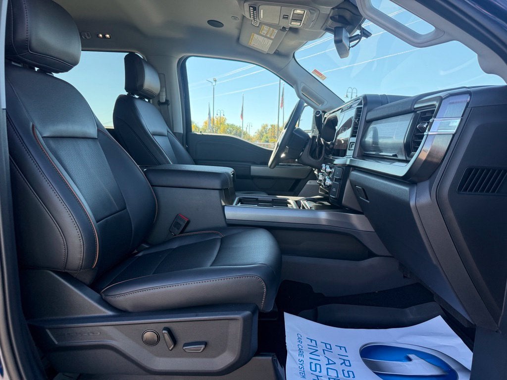2027 Ford F-350SD Lariat DRW