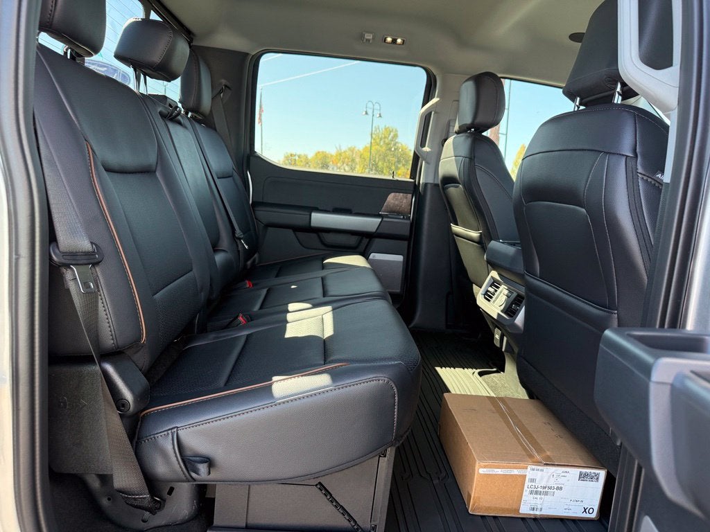 2027 Ford F-350SD Lariat DRW
