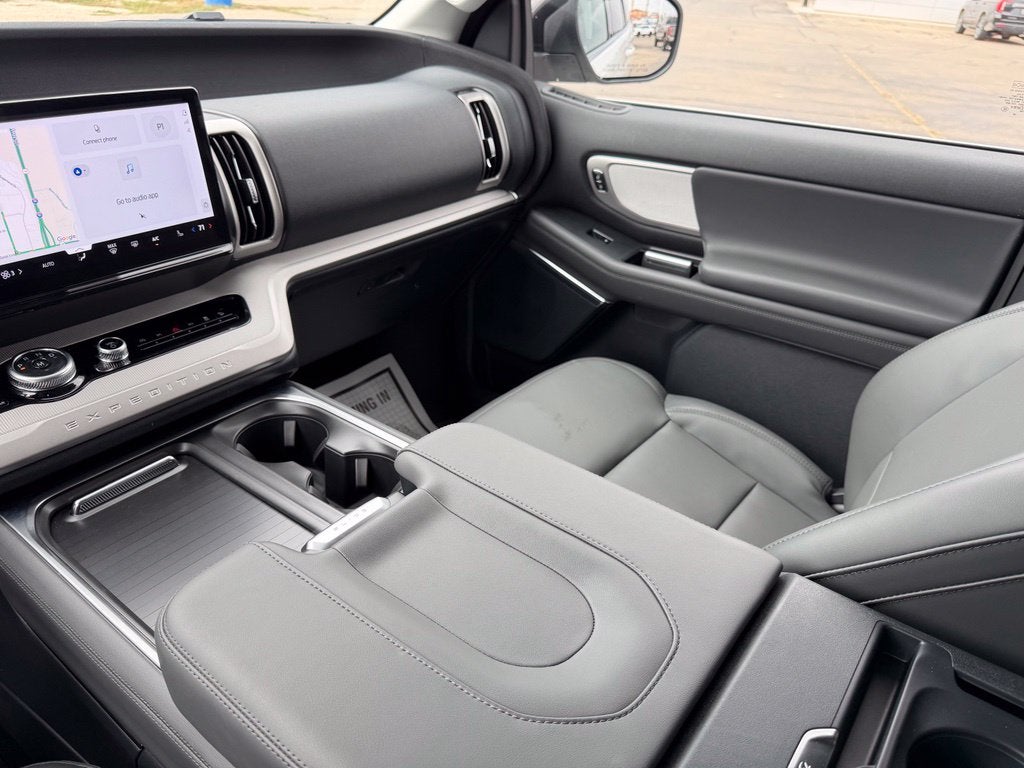 2027 Ford Expedition Active