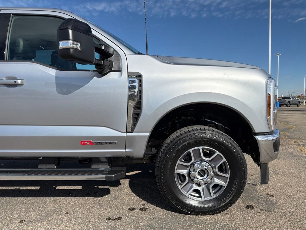 2027 Ford F-350SD Lariat