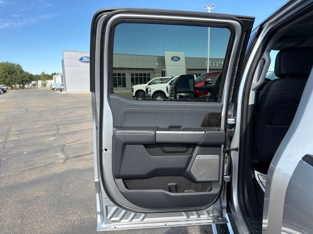 2027 Ford F-350SD Lariat