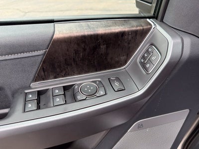 2027 Ford F-350SD Lariat Black Appearance Pkg.