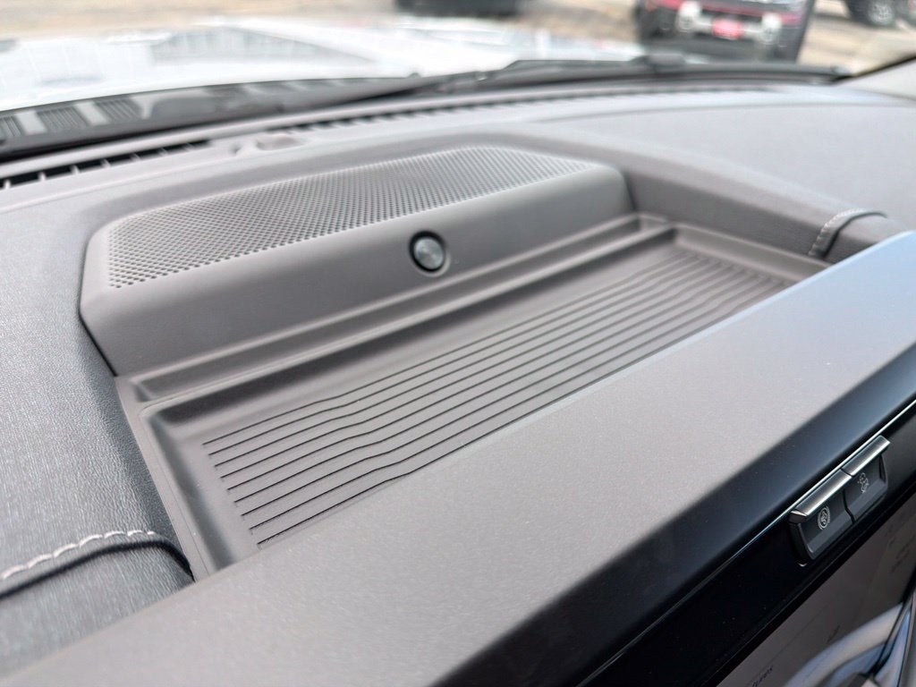 2027 Ford F-350SD Lariat Black Appearance Pkg.