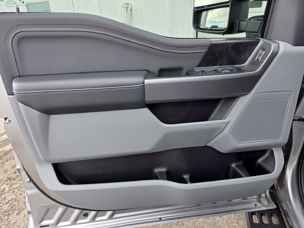 2027 Ford F-350SD XLT
