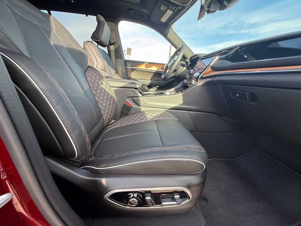 2025 Jeep Grand Cherokee Summit Reserve