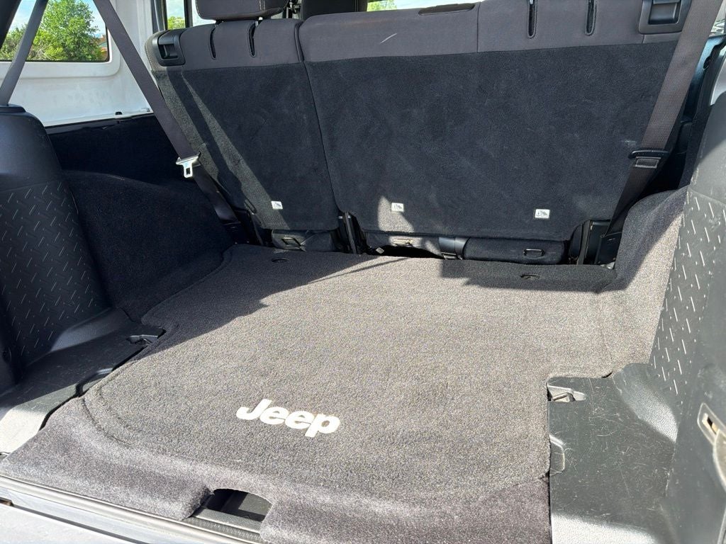 2017 Jeep Wrangler Unlimited Sahara - Photo 10