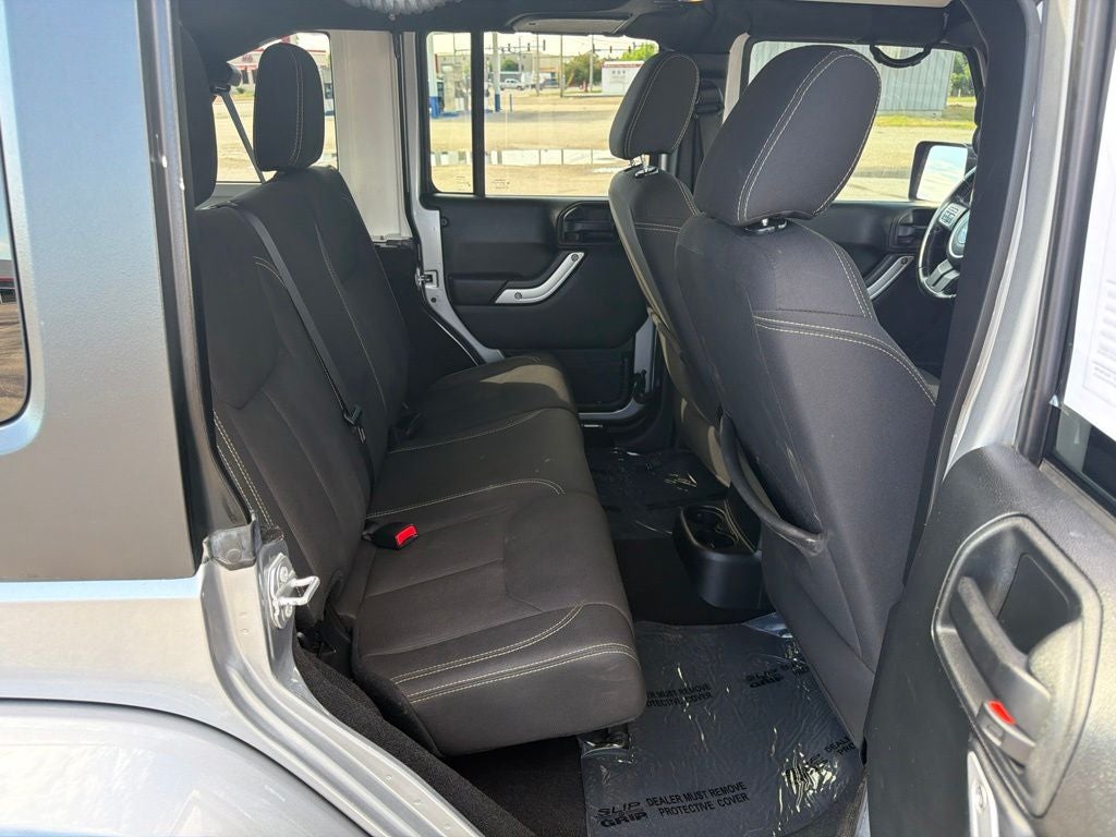 2017 Jeep Wrangler Unlimited Sahara - Photo 37