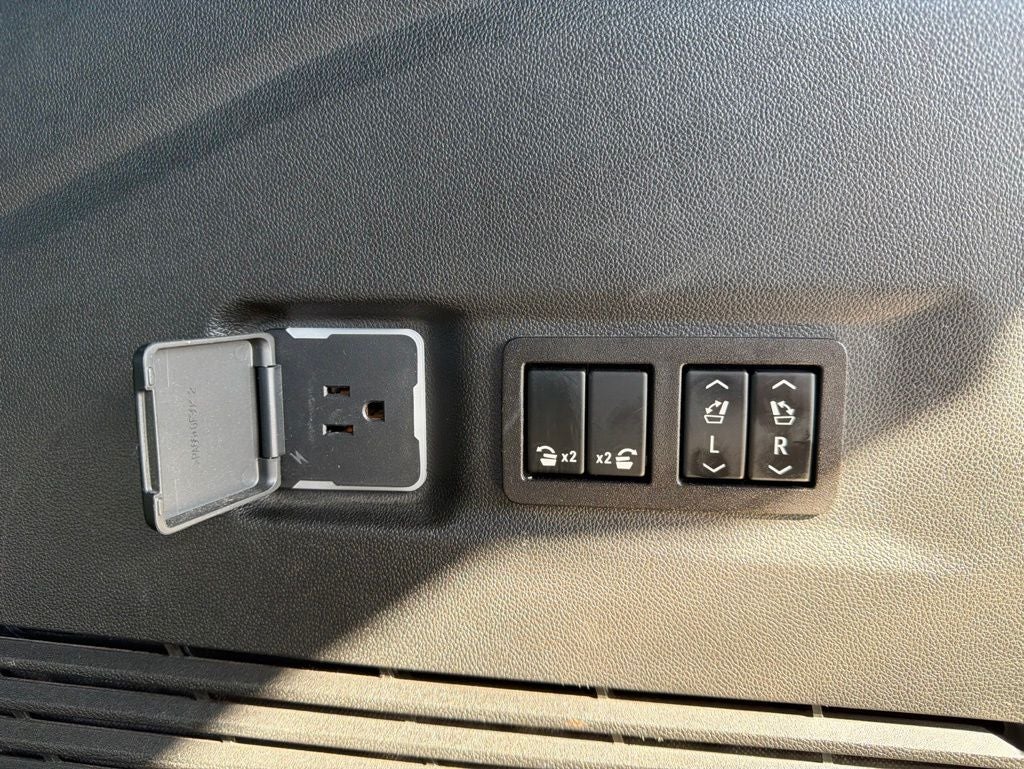2023 GMC Yukon XL Denali - Photo 10
