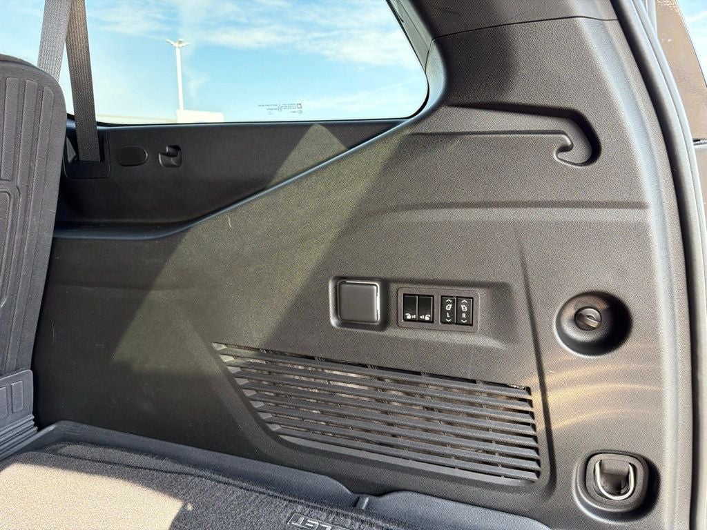 2024 Chevrolet Suburban High Country - Photo 10