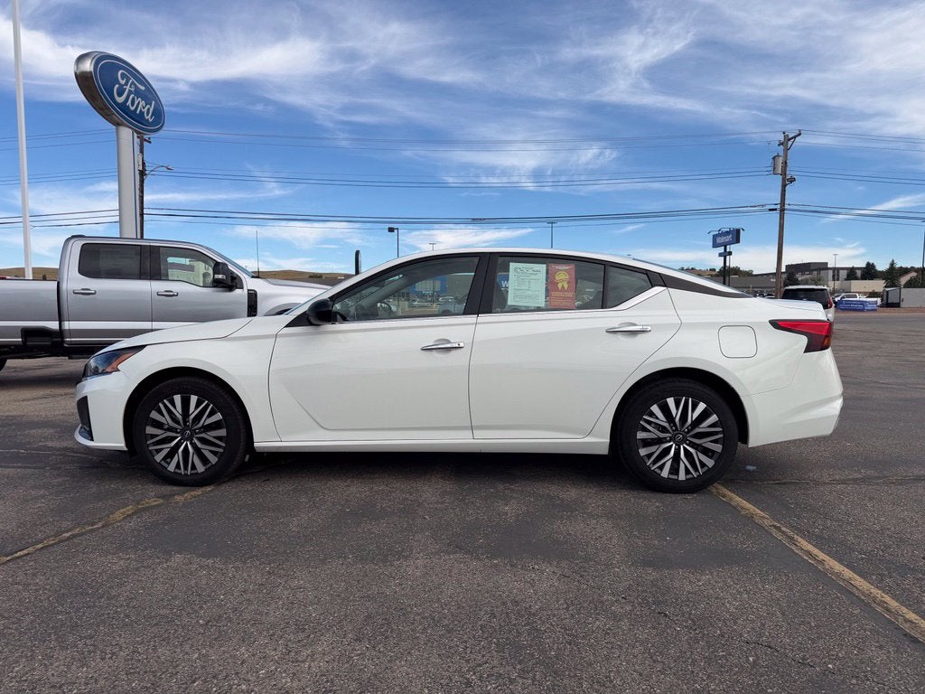 2025 Nissan Altima SV - Photo 12