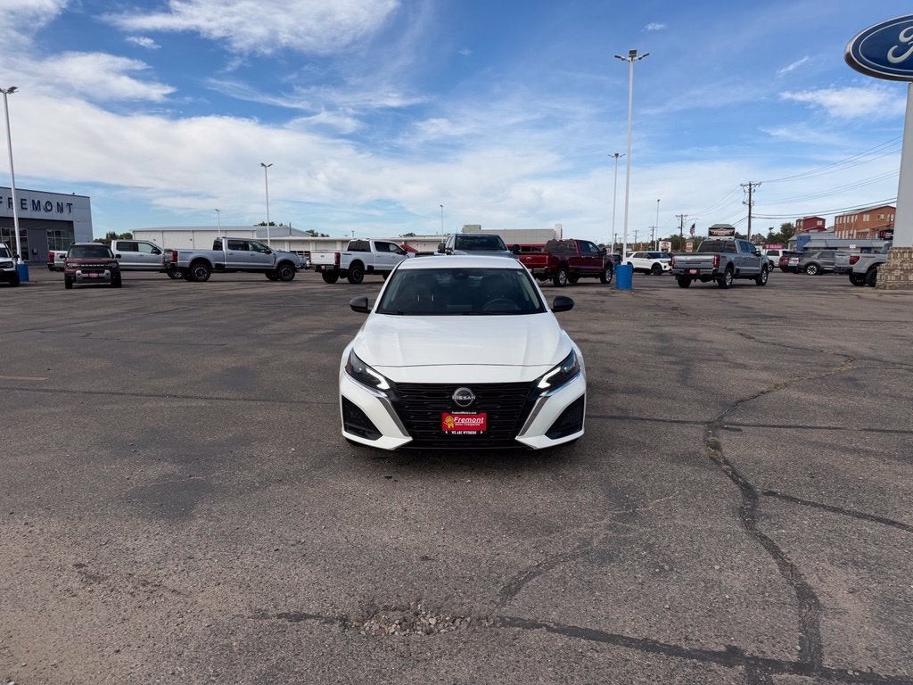 2025 Nissan Altima SV - Photo 15