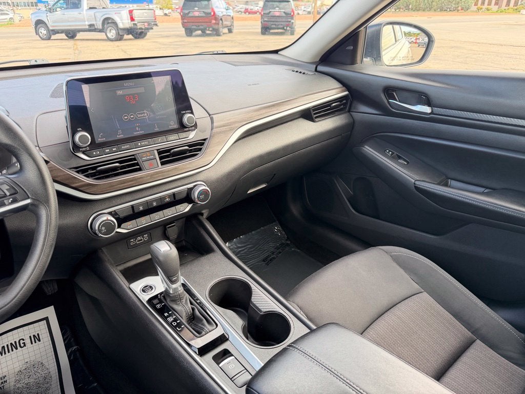 2025 Nissan Altima SV - Photo 30