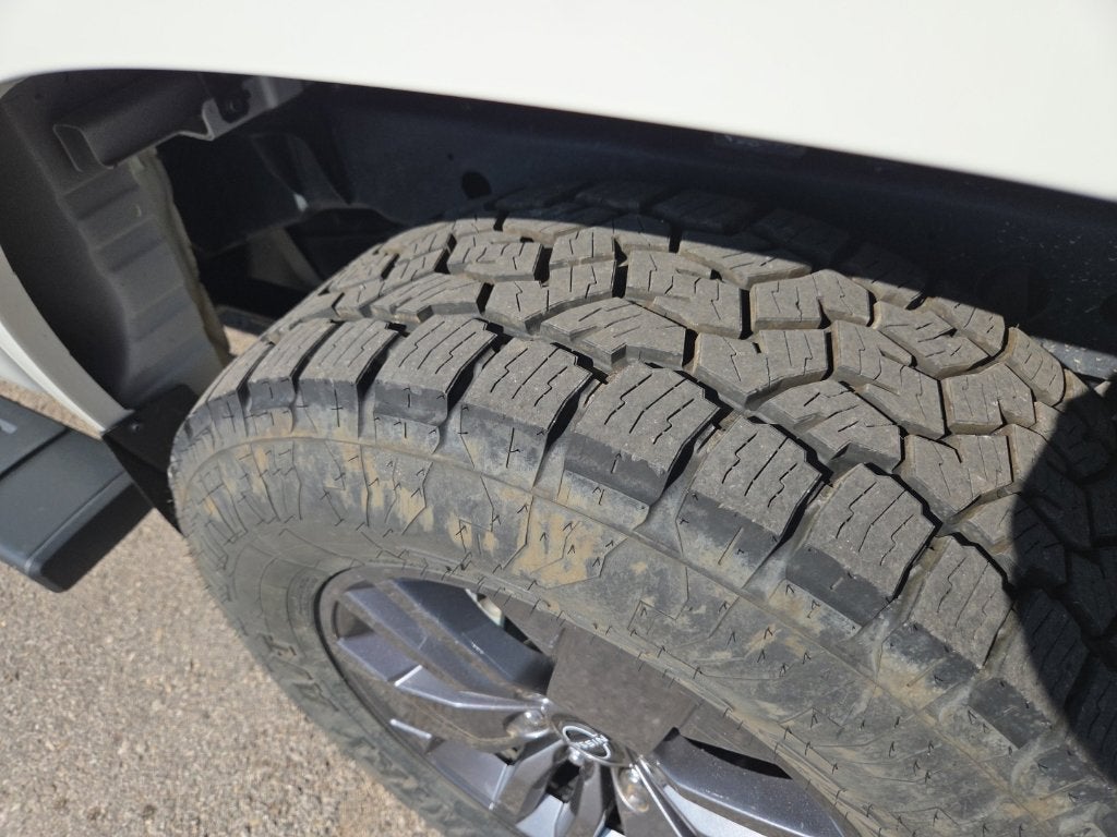 2025 Nissan Frontier SV - Photo 12