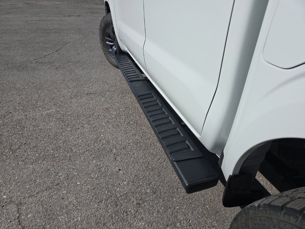 2025 Nissan Frontier SV - Photo 13
