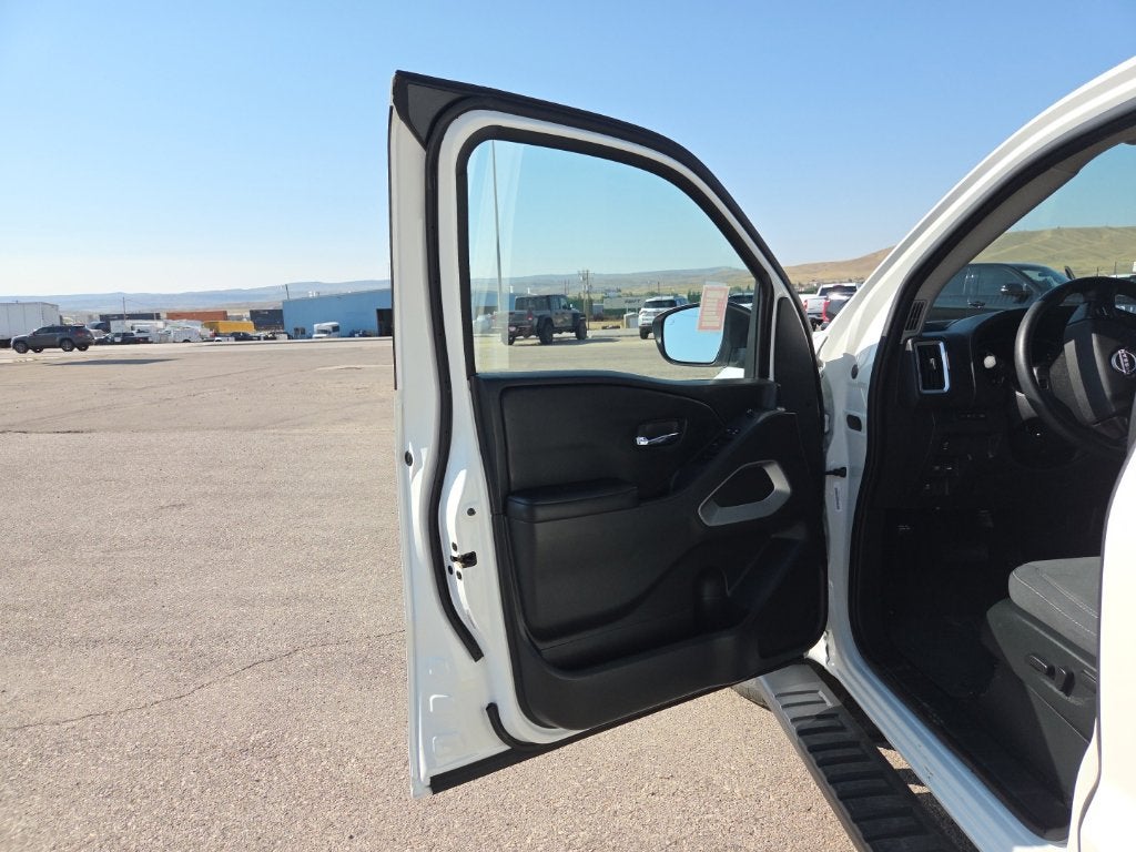 2025 Nissan Frontier SV - Photo 17