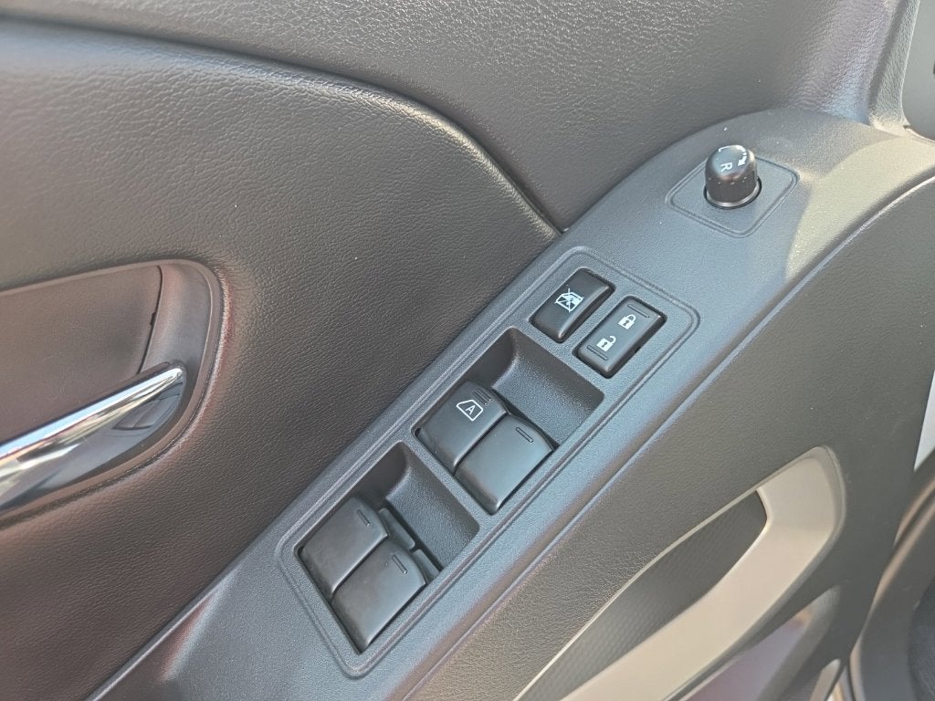 2025 Nissan Frontier SV - Photo 18