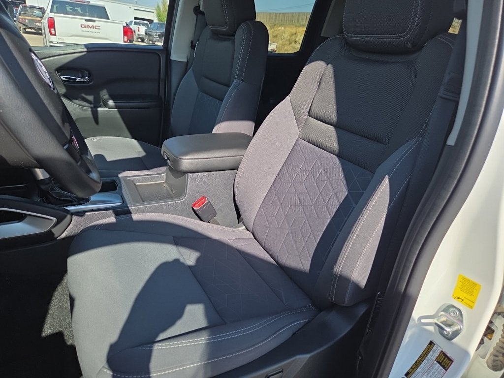 2025 Nissan Frontier SV - Photo 21