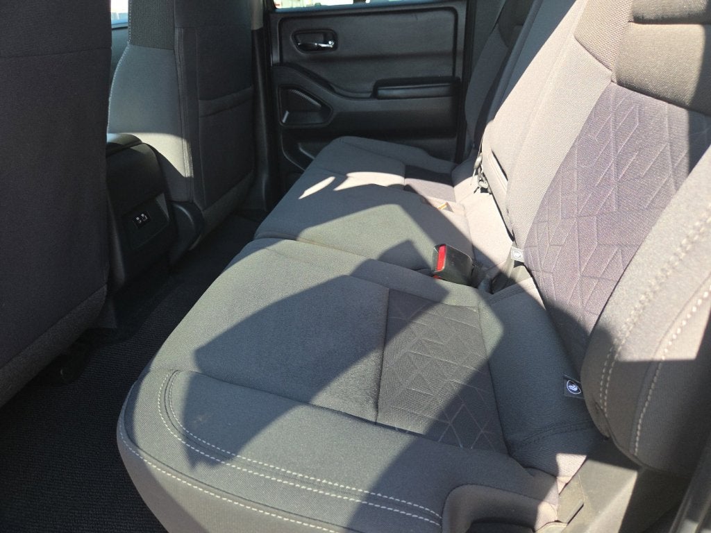 2025 Nissan Frontier SV - Photo 41