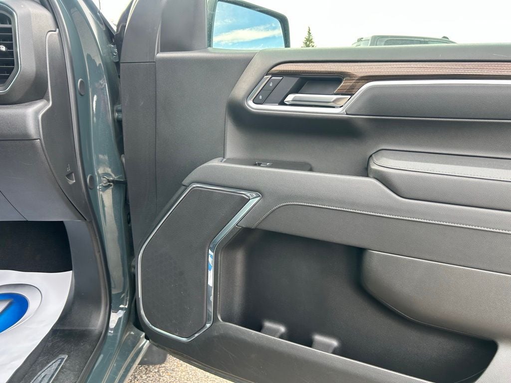 2025 Chevrolet Silverado 1500 LT - Photo 37