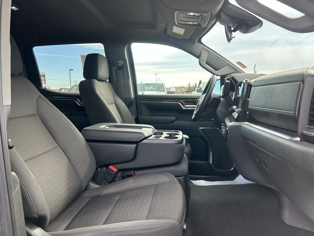 2025 Chevrolet Silverado 1500 LT - Photo 38