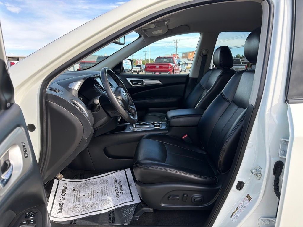 2020 Nissan Pathfinder SL